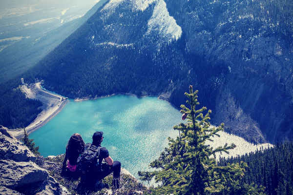 couples up on the mountain stunning view