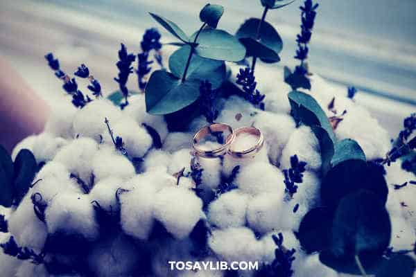 wedding bouquet of coton with rings