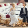 bride groom figurines on wedding cake