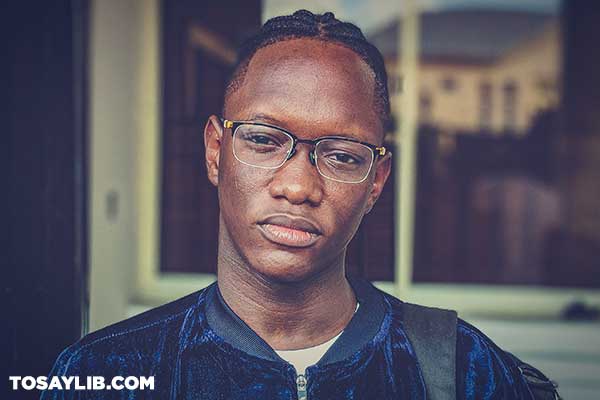 25 Photo of a guy with glasses with a lost stare