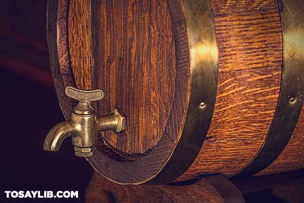 07 wooden barrel of wine with tap