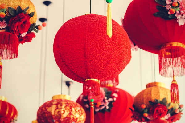 red lanterns chinese new year