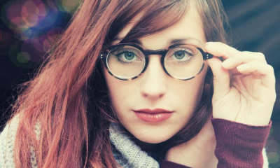 02-feature-woman-with-brown-hair-wearing-eyeglasses