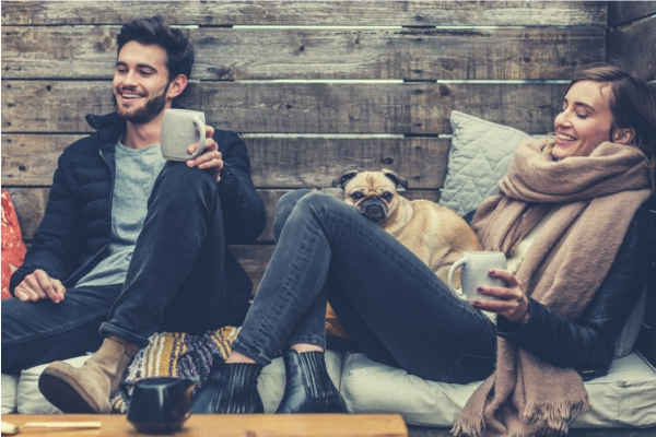 24-feature-couple-having-a-coffee-with-dog-cozy-sitting