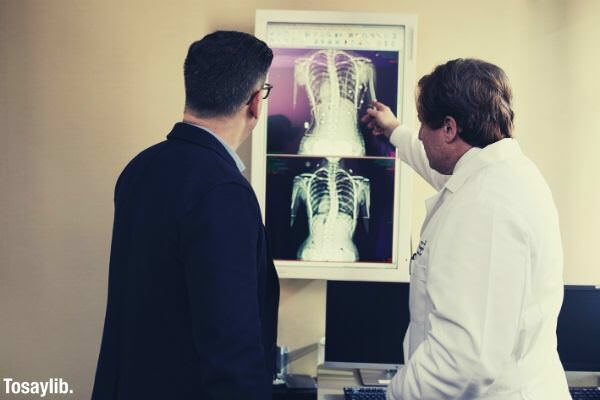 doctor explaining xray result