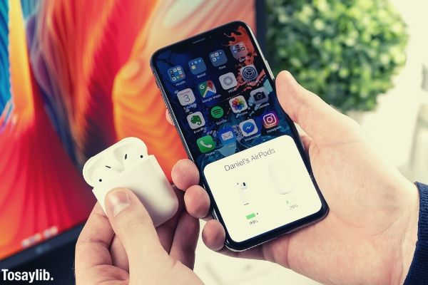 04 Apple airpods iphone charging case