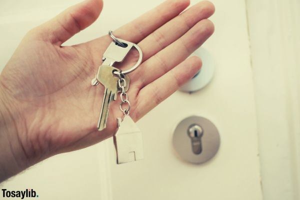 keys on hand with key chain photo