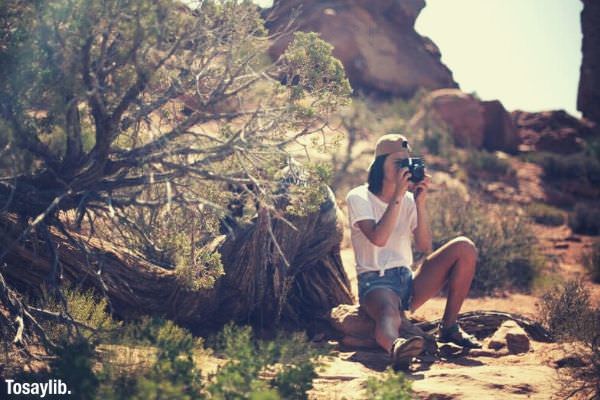 nature photography sun summer hat desert hiking utah arches landscapes capture explore tan polaroid