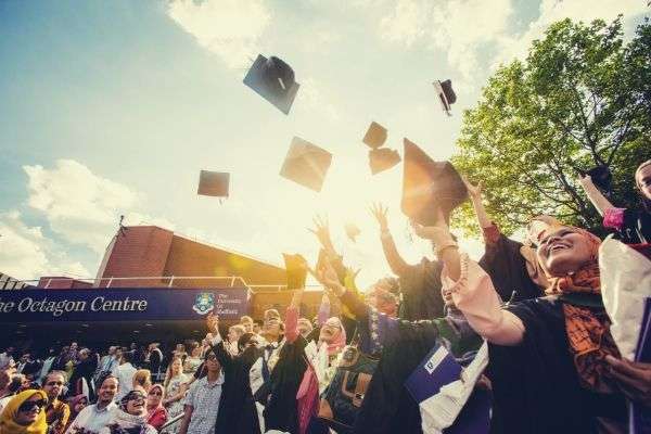 5 Graduation Thank You Speech Examples to Honor Your Parents