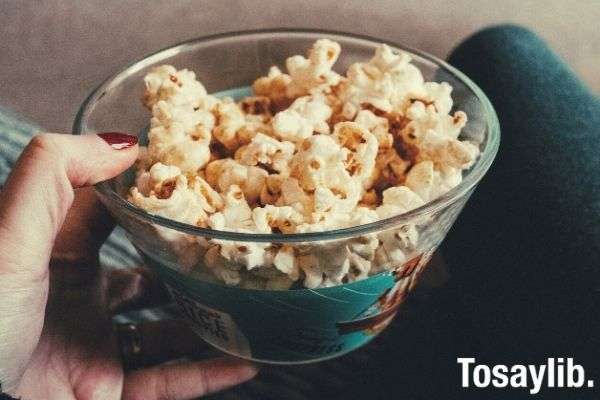 popcorn on clear glass bowl
