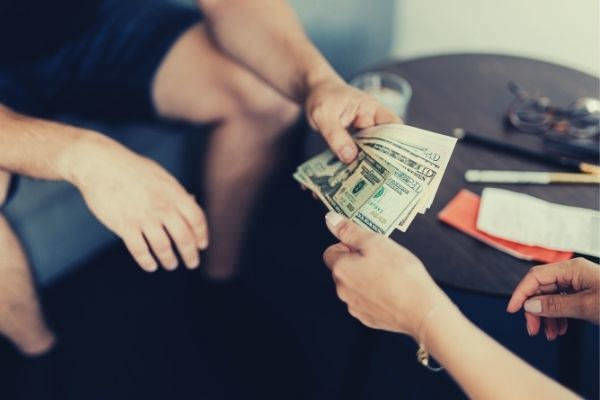 10 Polite Ways to Ask Someone for Money They Owe You