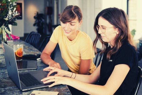 two-women-using-laptop-endorsements-on-linkedin