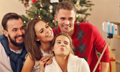 responses-when-someone-says-merry-christmas-family-group-photo-selfie