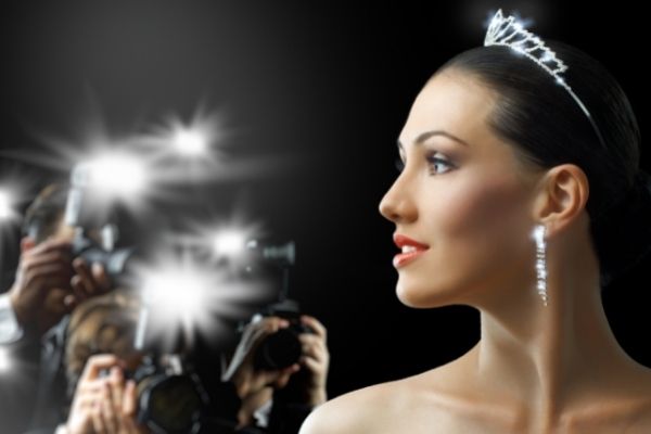 photographers taking picture film star woman with tiara