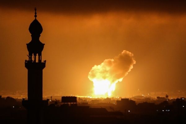 fire billow israeli air strikes rafah
