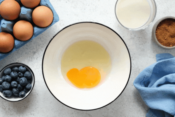 eggs in bowl video